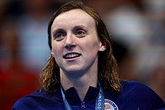Олимпийская чемпионка из США поставила рекорд, обойдя Овечкина